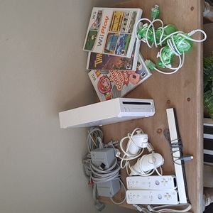 Nintendo Wii Console Bundle